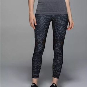 Lulu lemon mesh panel leggings!
